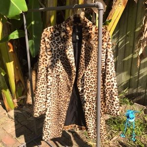 Leapord print faux fur coat